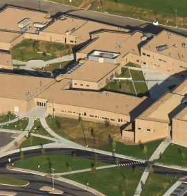 Discovery Canyon Lisesi