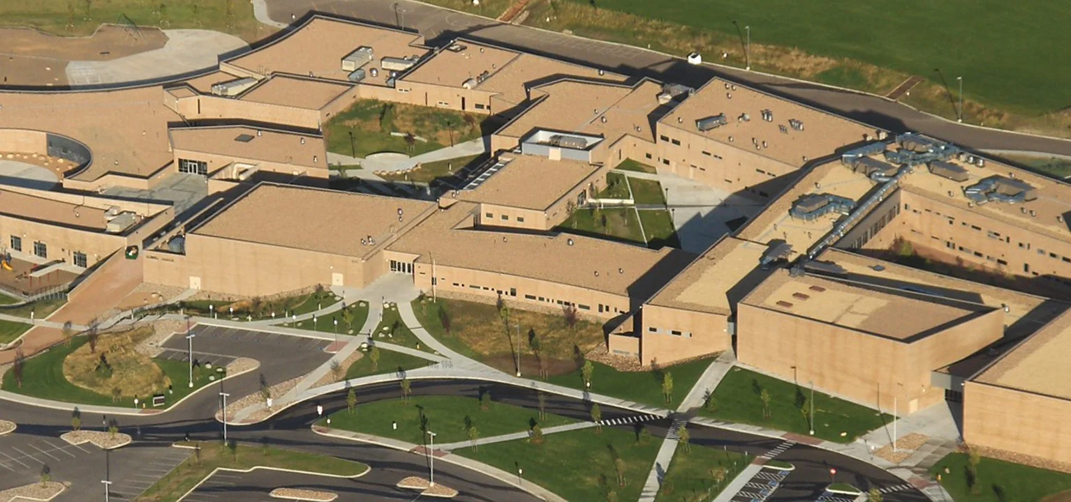 Discovery Canyon Lisesi