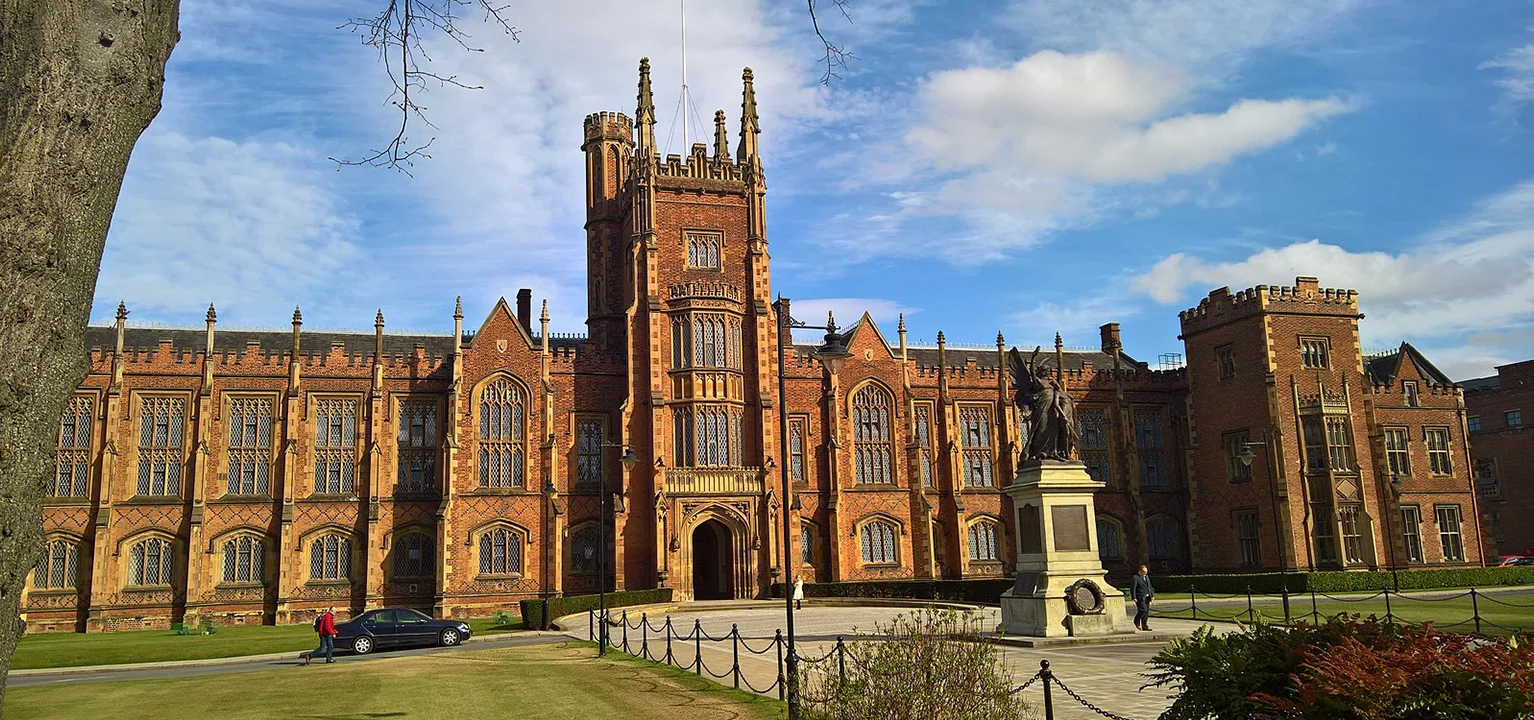 QUEEN’S UNIVERSITY